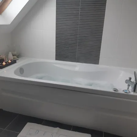 Villa 5 Chbres Avec Piscine Chauffee A 300m De La Penmarc'h