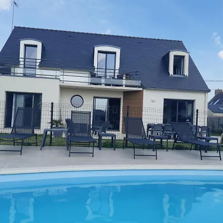 5 Chbres Avec Piscine Chauffee A 300m De La